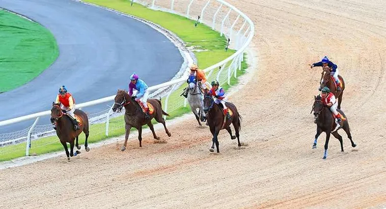 Khám Phá Cá Cược Đua Ngựa V9BET: Thử Thách Thắng Lớn Hấp Dẫn 2 Khám Phá Cá Cược Đua Ngựa V9BET: Thử Thách Thắng Lớn Hấp Dẫn